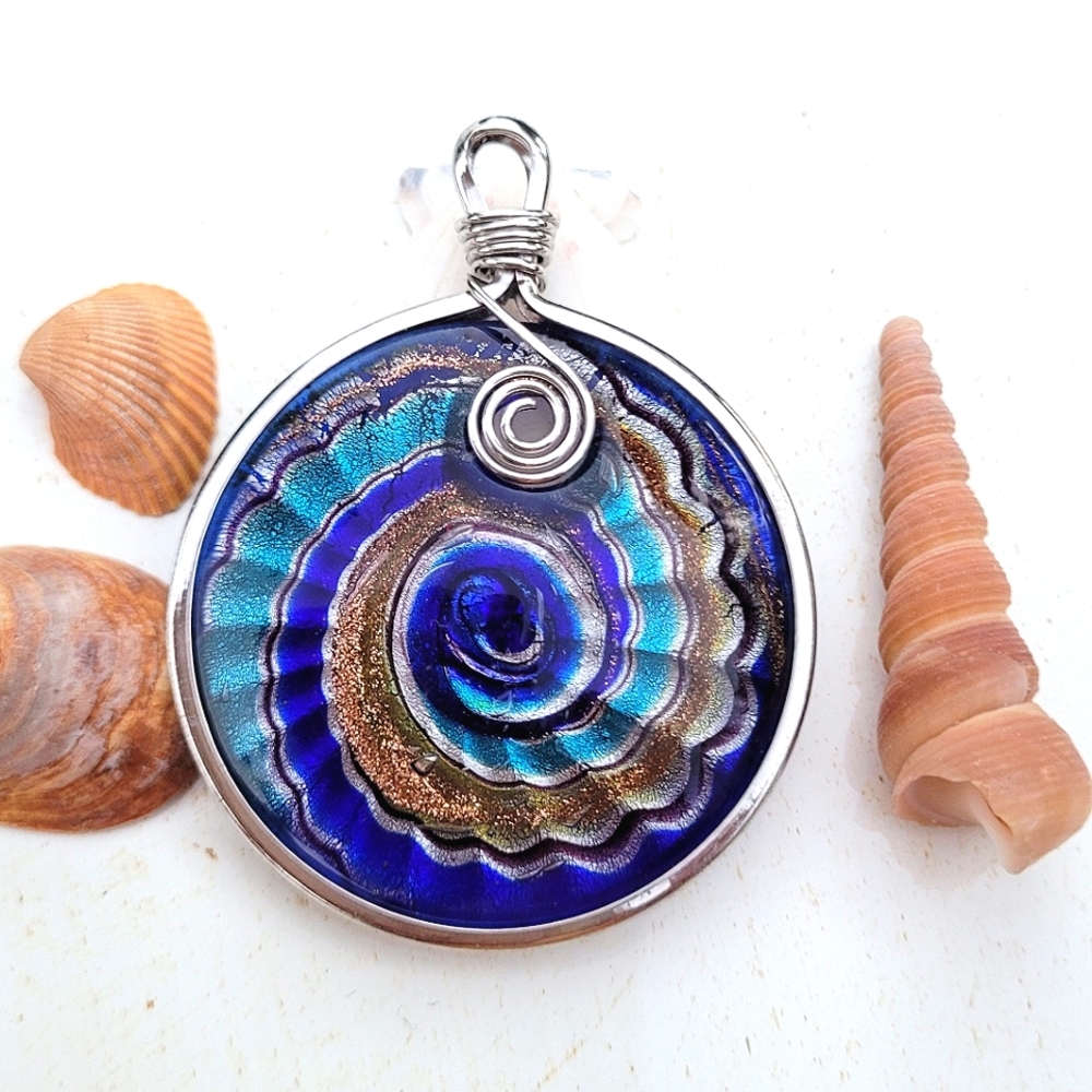 Glass Lampwork Spiral Shell Pendant NWT